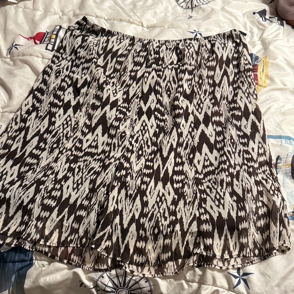 Courtenay Black and White Geometric Mini Skirt